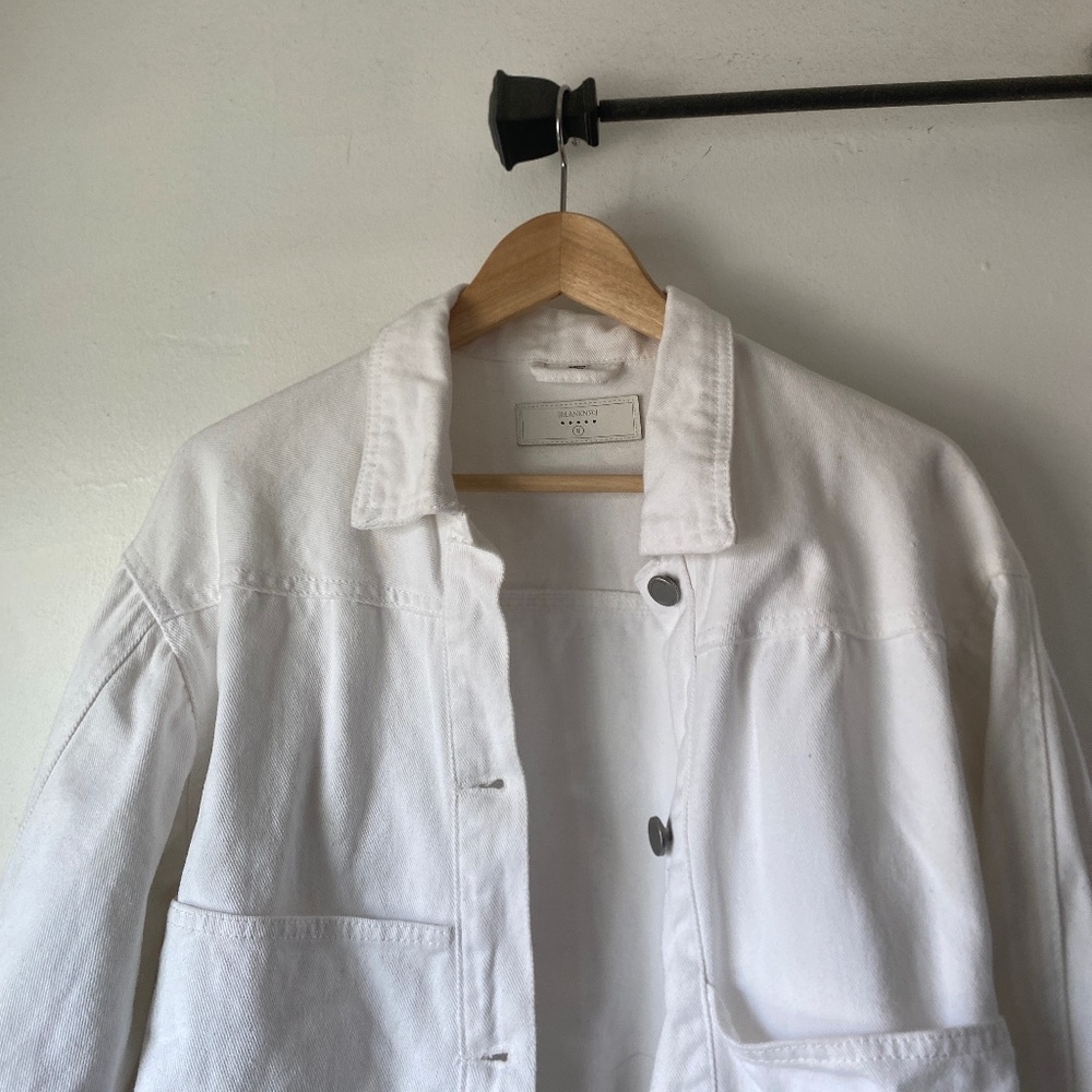 BlankNYC M Cropped White Denim Jacket - Picture 5 of 12